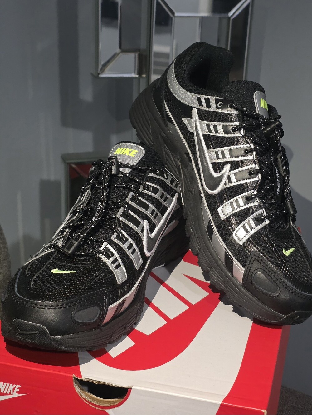 Nike P-6000 GS Black Metallic Silver Size 6Y (Fits Women's 7.5